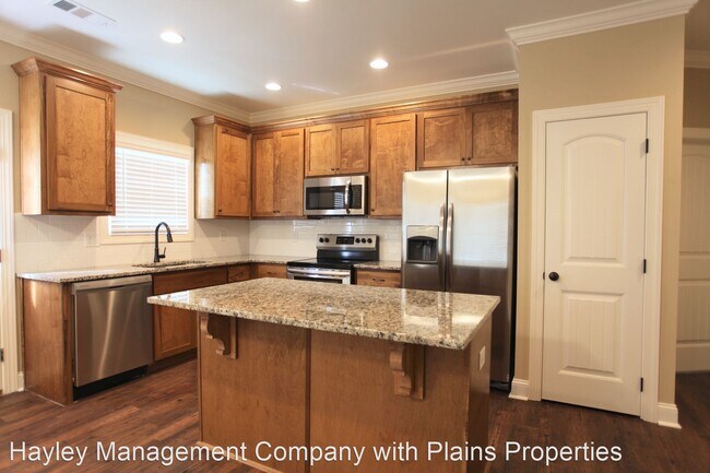 Building Photo - 4 br, 3.5 bath House - 2000 Downs Way
