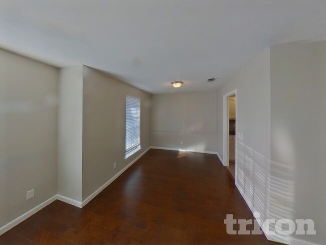 Building Photo - 600 Spring Willow Dr