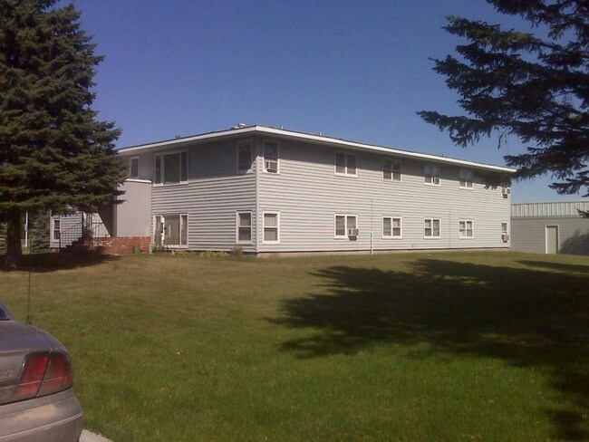 Building Photo - 108 6th St S