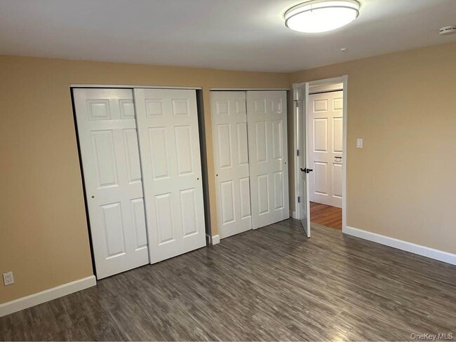 Building Photo - 12 Sagamore Hills Dr