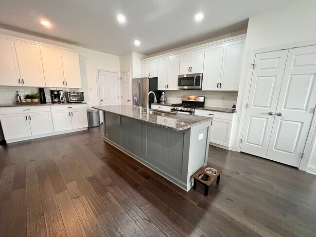 Foto del edificio - Stunning 3-Bedroom Townhome in Royersford!...