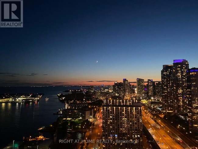 Building Photo - 270 Queens Quay W