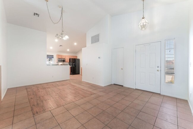 Building Photo - Beautiful 3-Bedroom Home with Private Pool and RV PARKING!