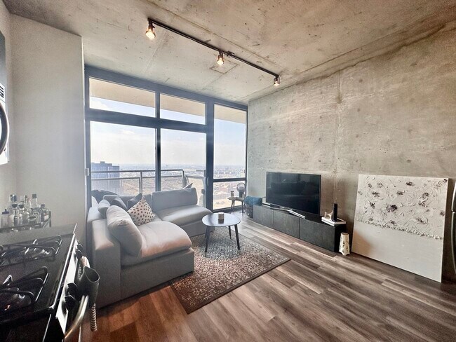 Building Photo - 235 W Van Buren St