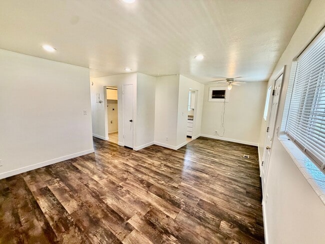Building Photo - 8287 Ivy Dr