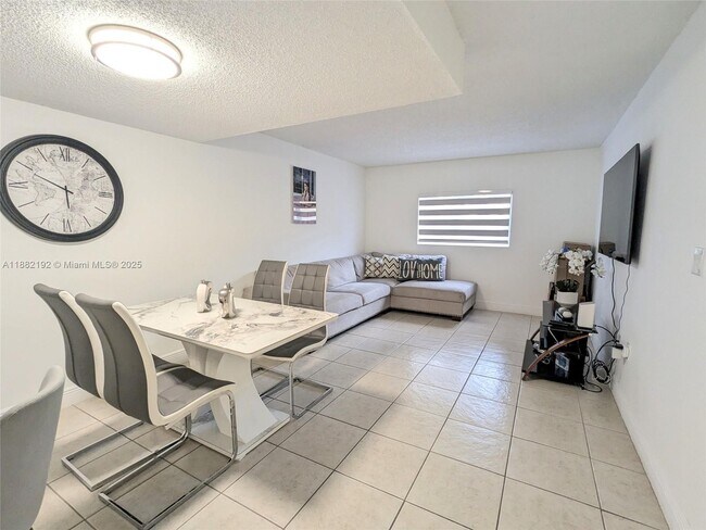 Foto del edificio - 8249 SW 149th Ct