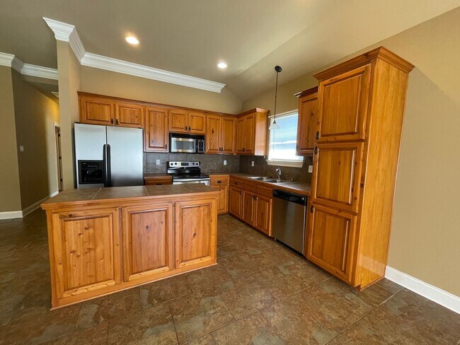 Building Photo - House: Nicholson Lakes (Available after Ma...