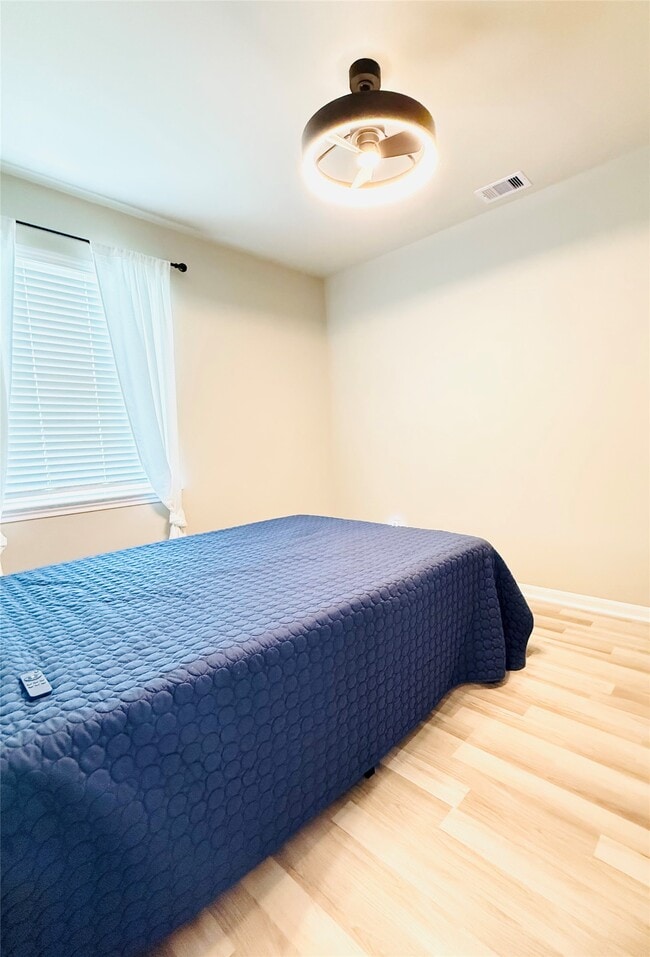 Building Photo - 2555 Terrace Point Dr