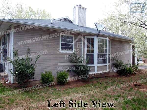 Building Photo - Elegant Duplex Living