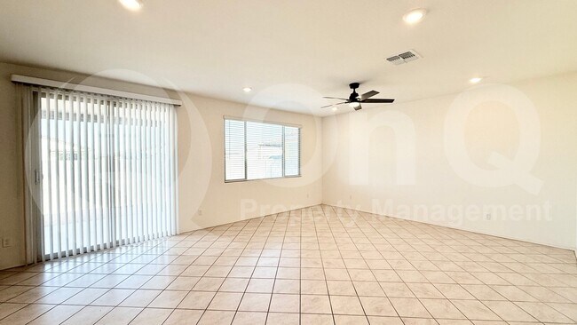 Foto del edificio - 2556 W La Salle St