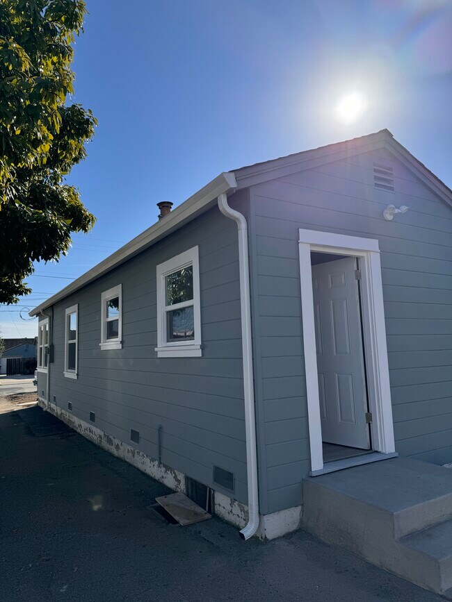 Foto del edificio - 20 Burchell Ave