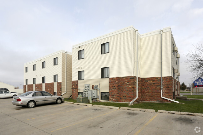 Building Photo - Griffin Court Apartments