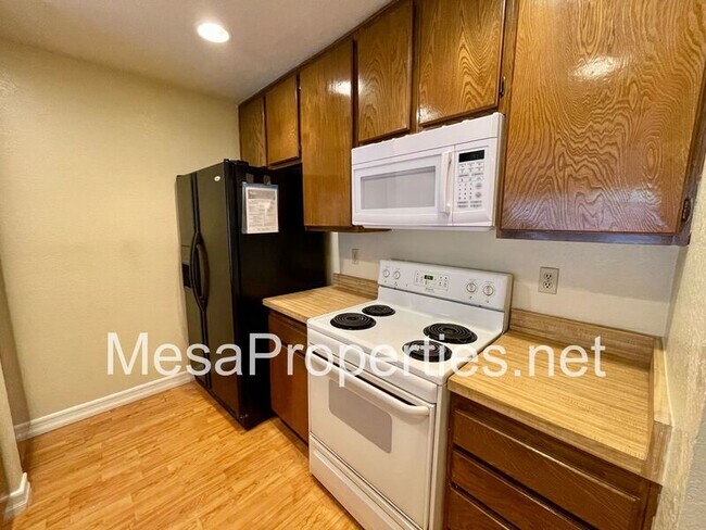 Building Photo - 2067 S Magnolia Ave