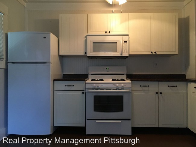 Building Photo - 1 br, 1 bath House - 1337 Beechwood Blvd Rear
