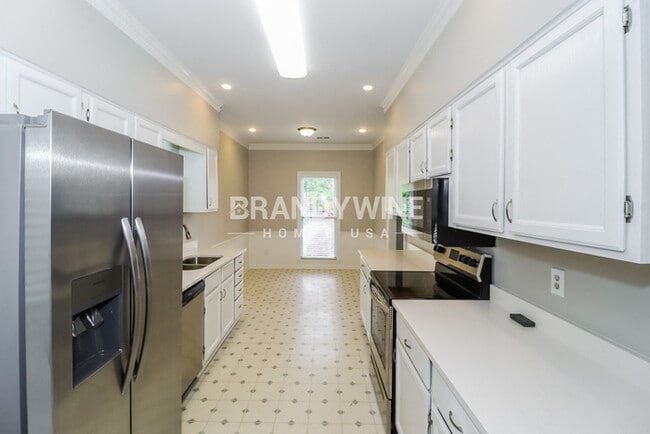 Building Photo - 2795 Lanthorn Dr