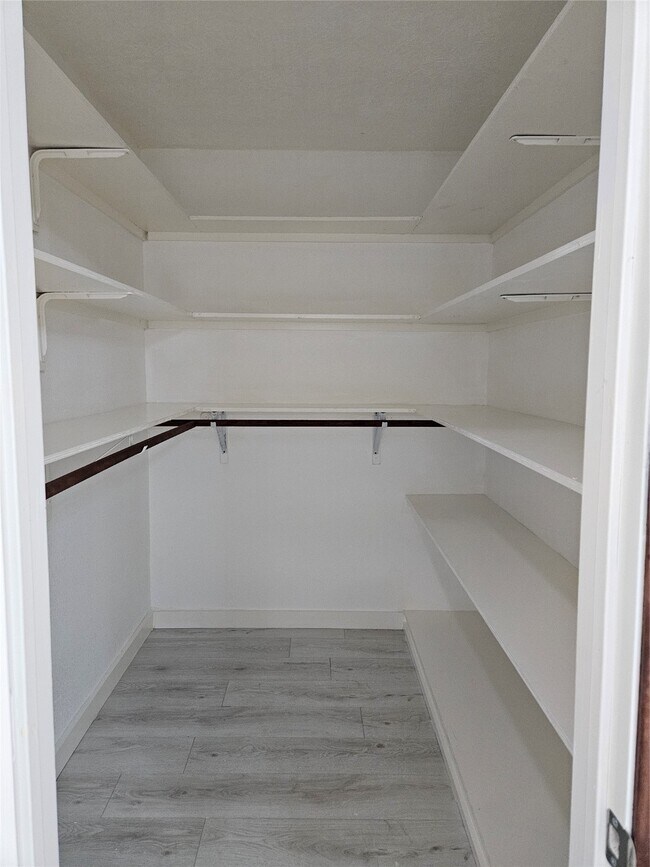 Foto del edificio - 16974 Balmoral St