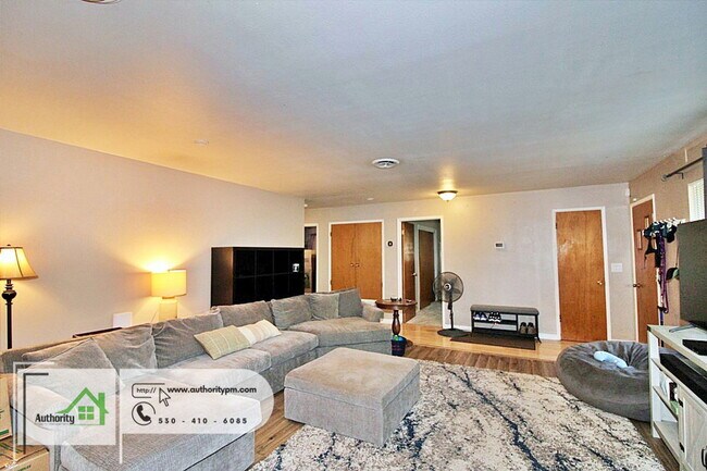 Foto del edificio - 4548 Pensacola St