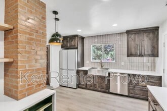 Building Photo - 494 N Emery Ave