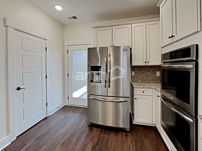 Foto del edificio - 1104 Westlawn Blvd