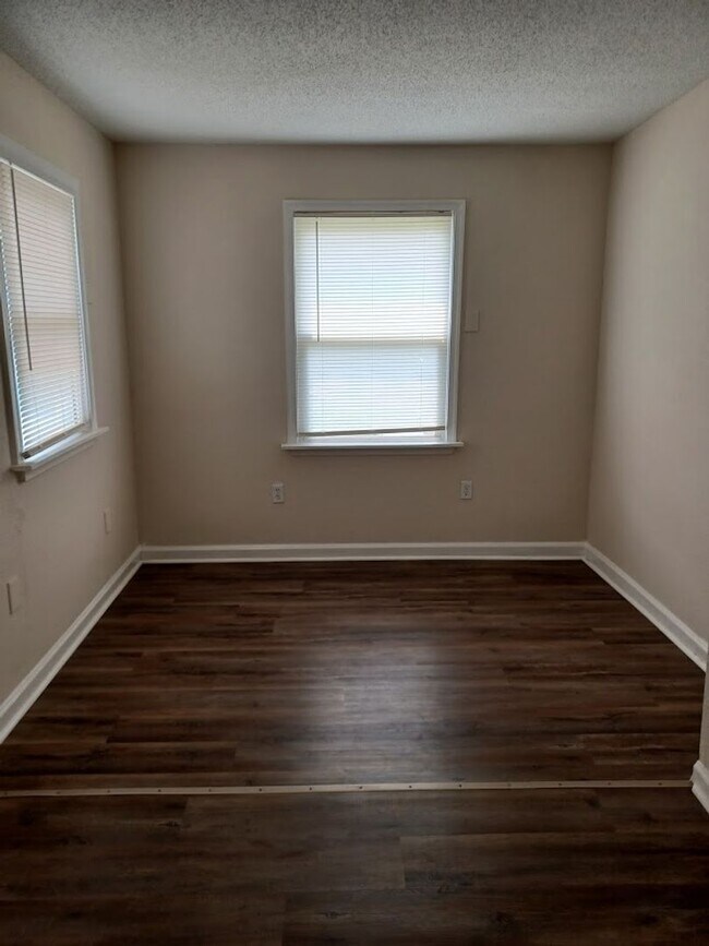 Foto del edificio - 4 BR single family home