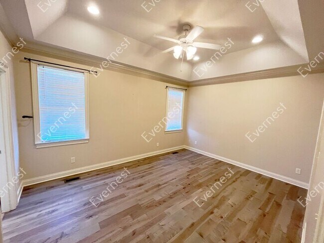 Foto del edificio - 1998 Springhouse Rd NE
