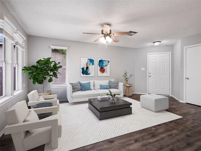 Foto del edificio - 1411 Hollow Tree Blvd