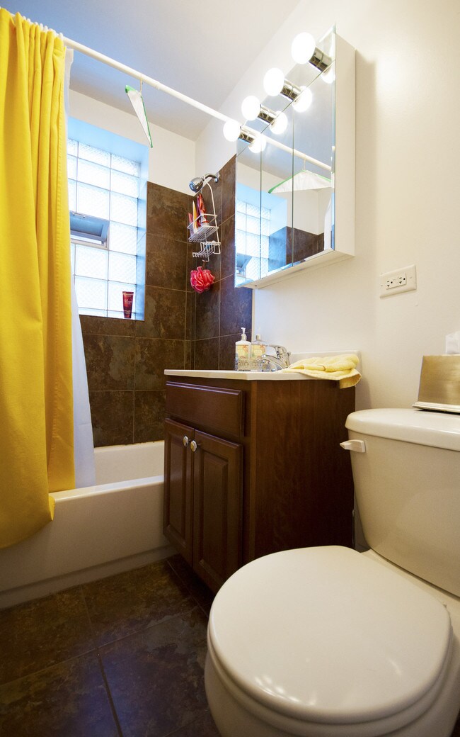 629 W Deming Rentals Chicago, IL