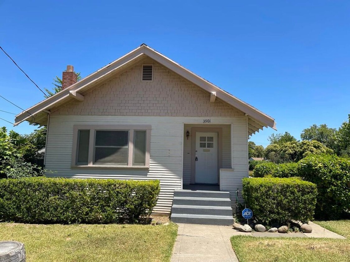 Primary Photo - For RENT: Clean and cozy house in midtown