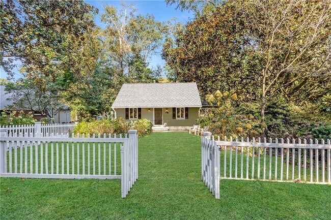 Foto del edificio - 2690 Ridgemore Rd NW
