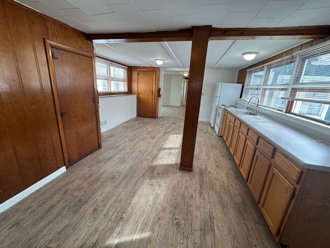 Building Photo - 196 Central Ave