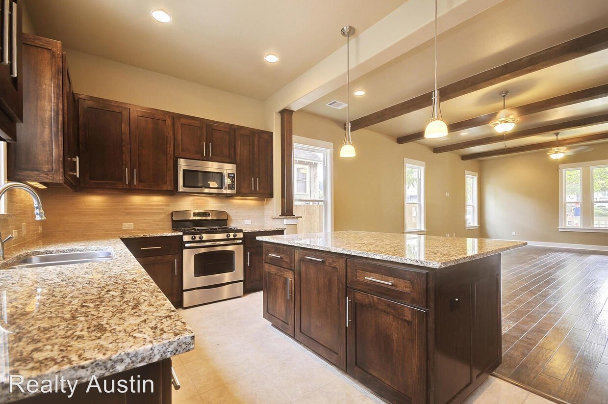 Primary Photo - 6 br, 3.5 bath House - 2836 Salado Street