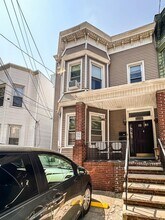 Building Photo - 255 Bowers St
