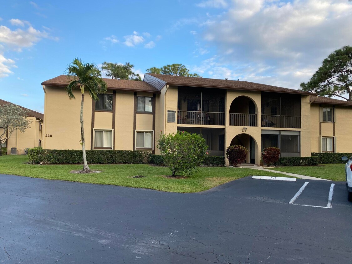 238 Pine HOV Cir Unit A1, Greenacres, FL 33463 Condo for Rent in
