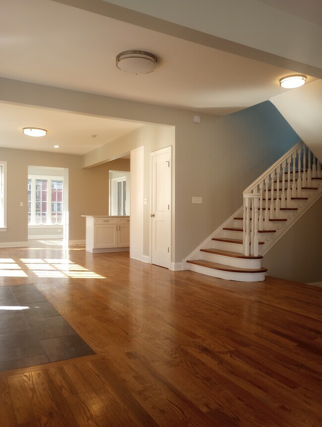Building Photo - 6826 S Cregier Ave