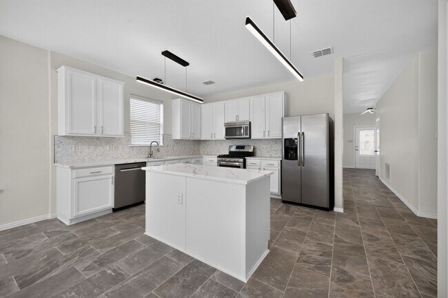 Building Photo - 1521 Stanford Dr
