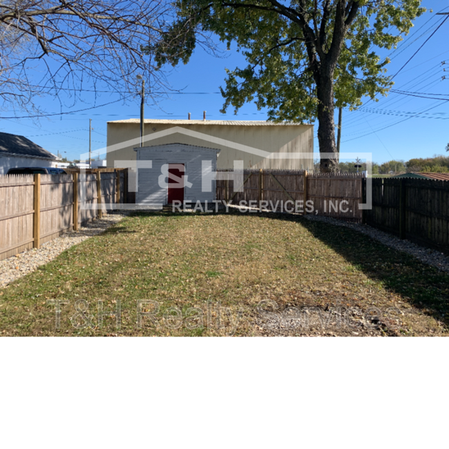 Foto del edificio - 1641 Churchman Ave