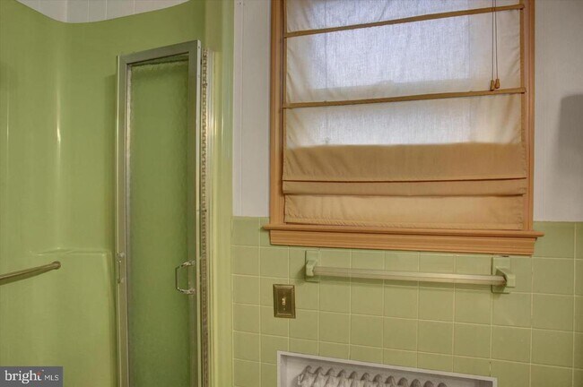 Foto del edificio - 230 W 2nd St