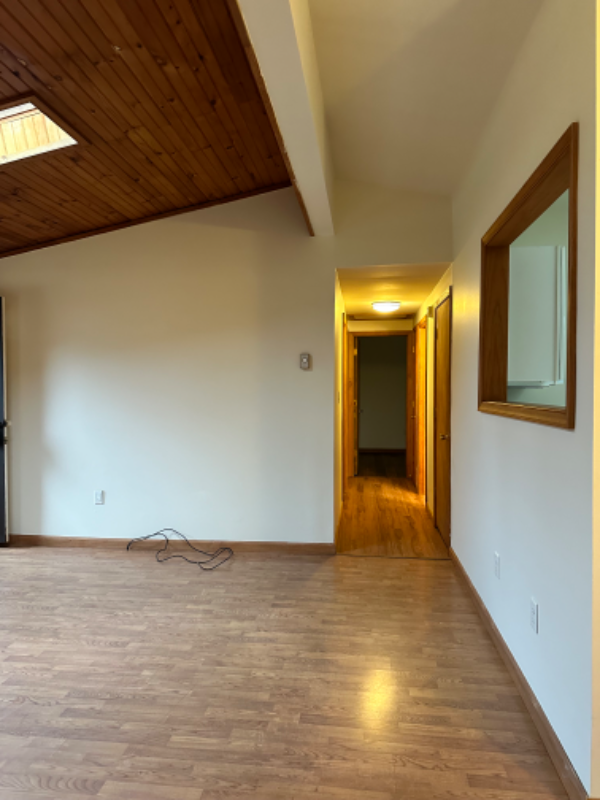 Building Photo - 276 Mountain Rd
