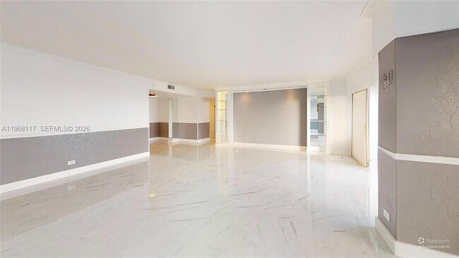 Foto del edificio - 1800 NE 114th St