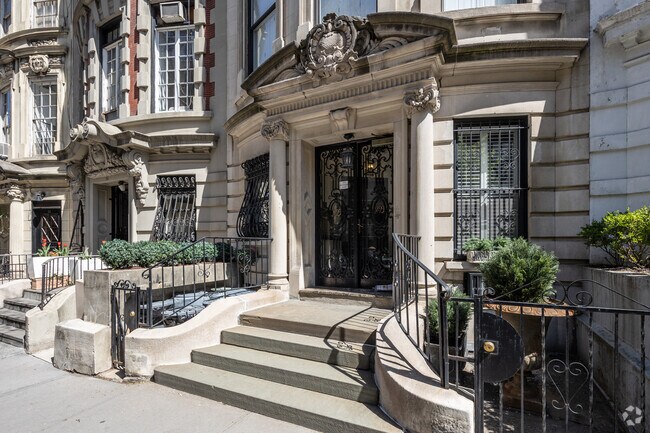 Entrance - 29 W 85th St