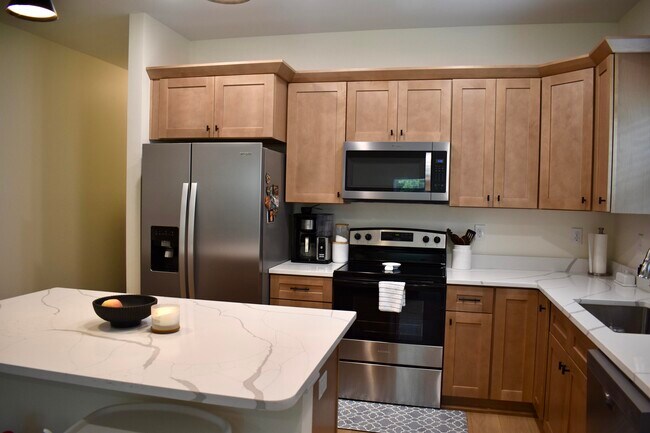 Foto del edificio - 1359 E Chestnut Ave