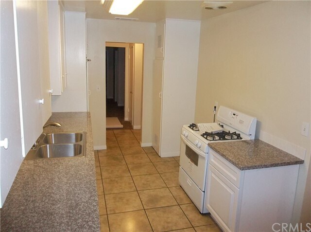Building Photo - 3210 Ruth Ann Dr