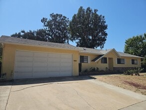 Building Photo - 3155 Rose Ave