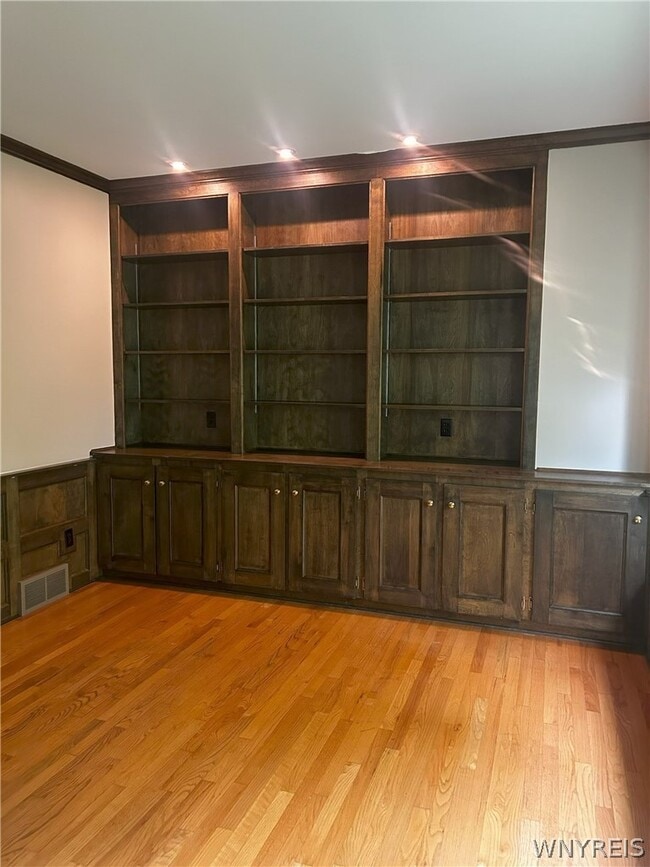 Building Photo - 125 Hobnail Dr