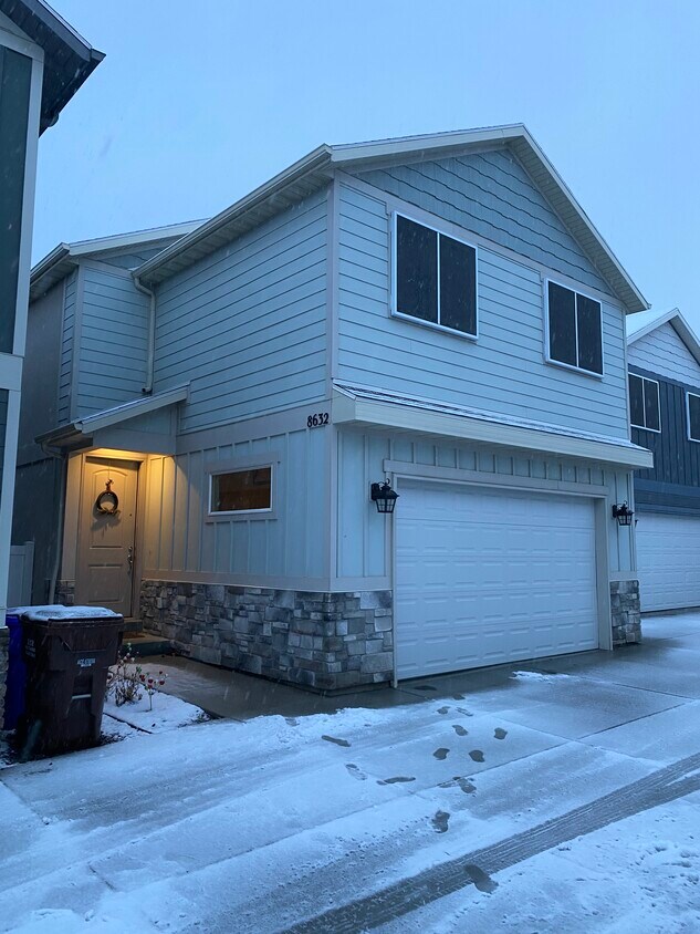 8632 N Cottonwood Alley, Eagle Mountain, UT 84005 House Rental in