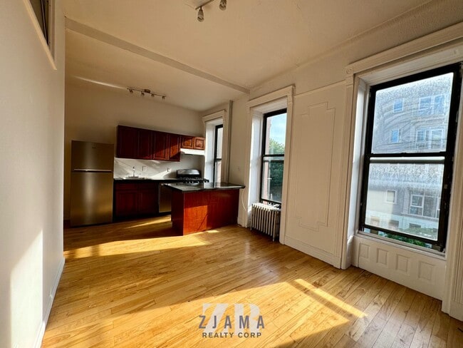 Building Photo - 1047 Bedford Ave