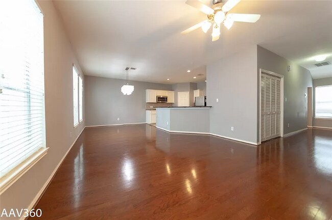 Foto del edificio - 1704 W Webster St