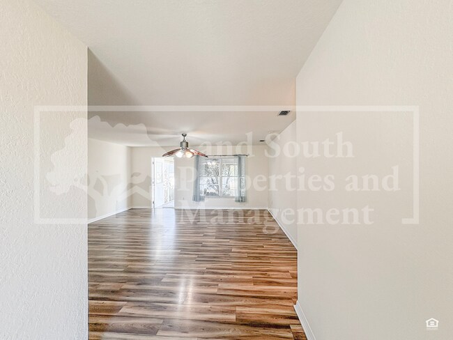 Foto del edificio - 8755 Fort Socrum Village Way