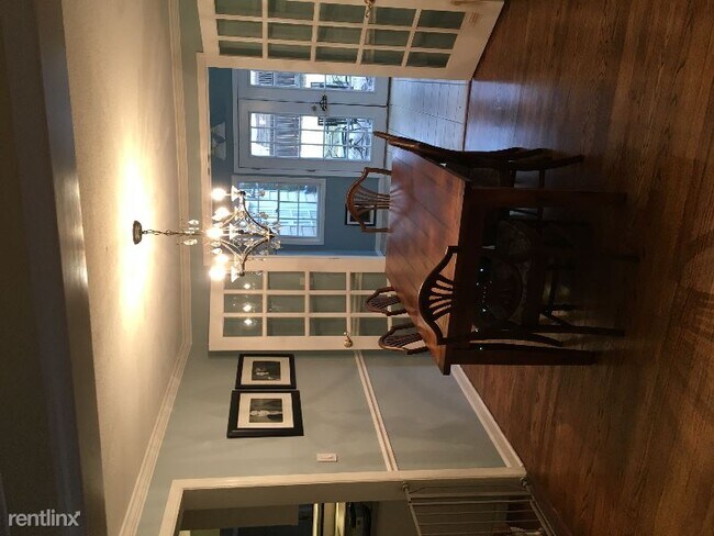 Building Photo - 5 br, 3.5 bath House - 4406 W 70th Street