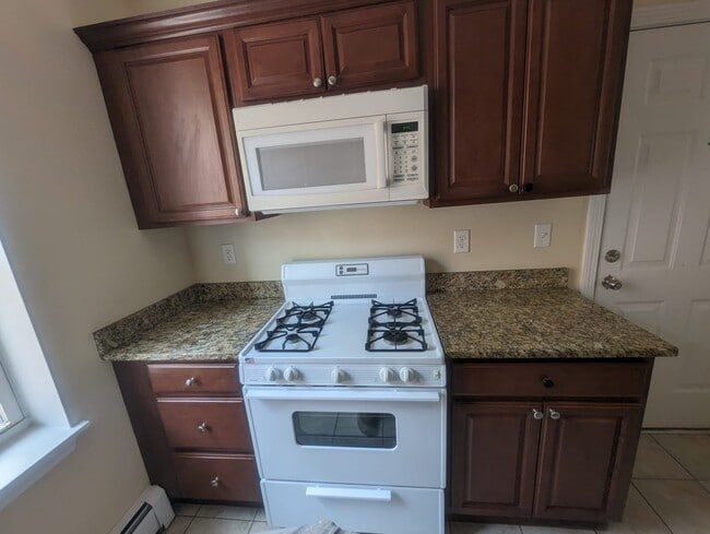 Building Photo - 310 Edgewood Ave